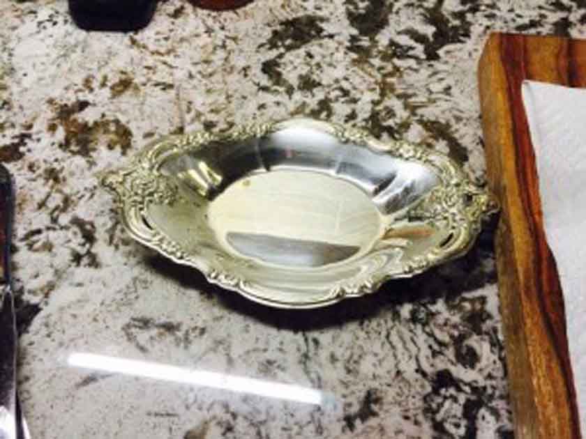 Γυαλίστε τα ασημικά σας χωρίς τρίψιμο