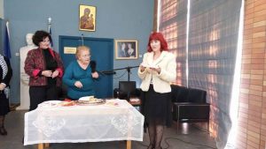 Η κ. Ελευθερία Σιαμέτη, η τυχερή της χρόνιας με την πρόεδρο κ. Νίνη Κατσιέρη και την Γενική Γραμματέα κ. Χρύσα Παρίση