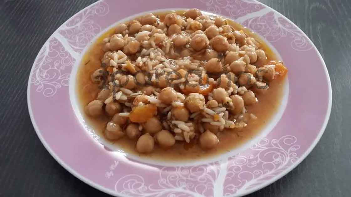 Ρεβίθια με ρύζι